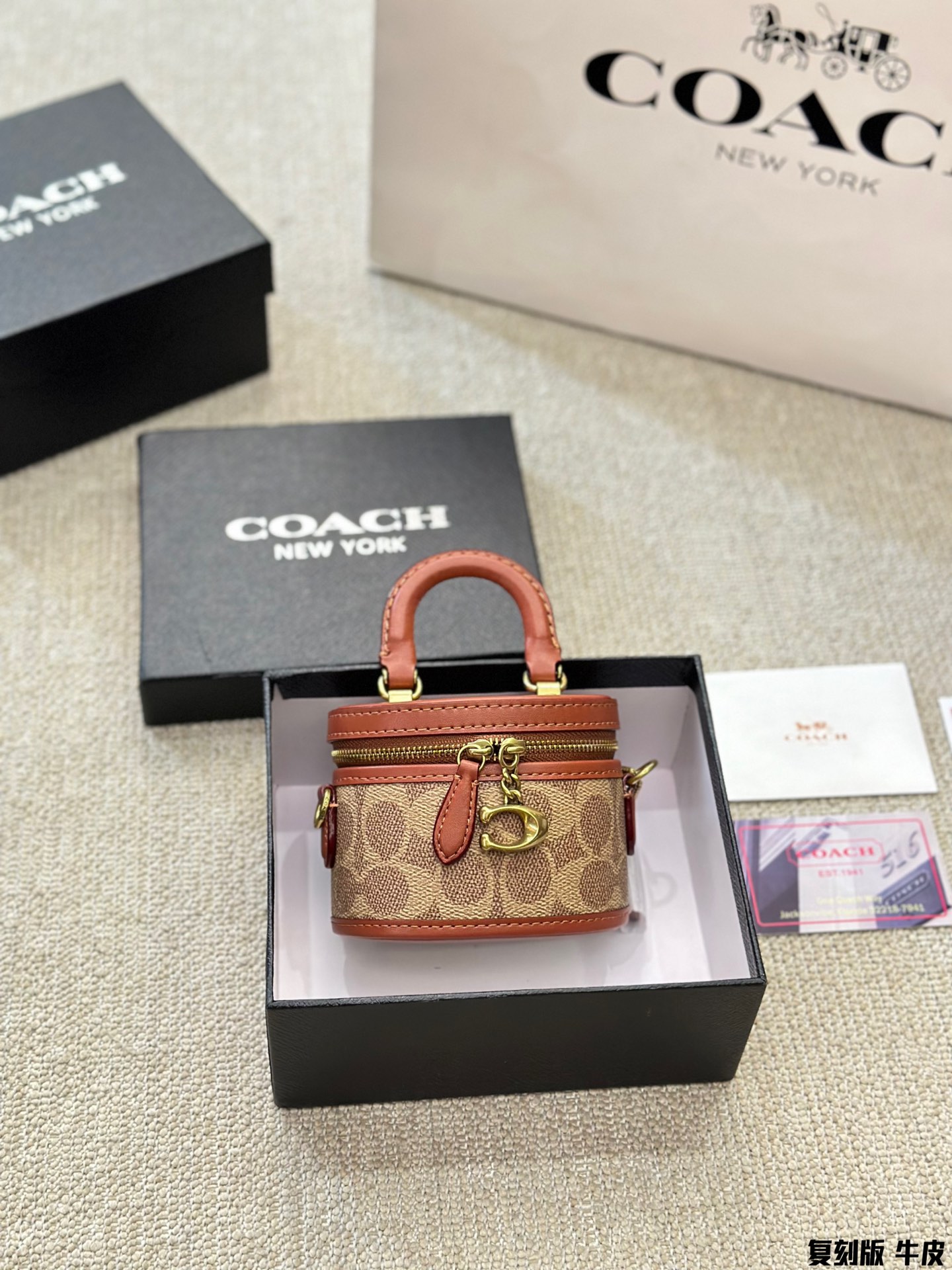 Coach p165 11 Material Calfskin Includes BOX material-leather Bag Bags