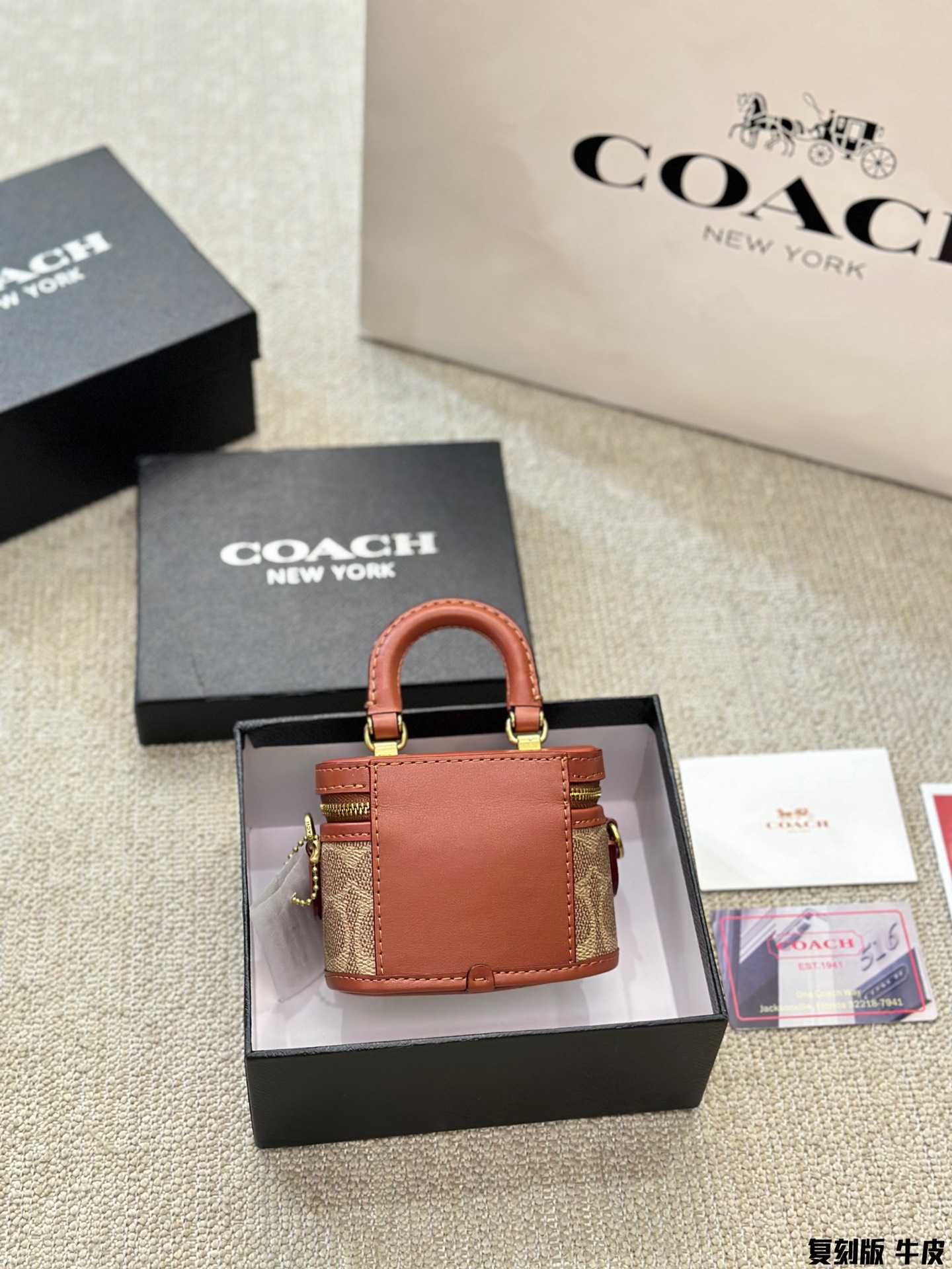 Coach p165 11 Material Calfskin Includes BOX material-leather Bag Bags