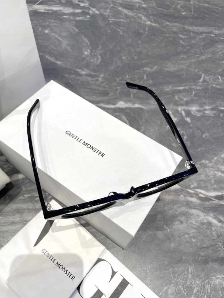 Designer ZIM Bag editorial product context 3