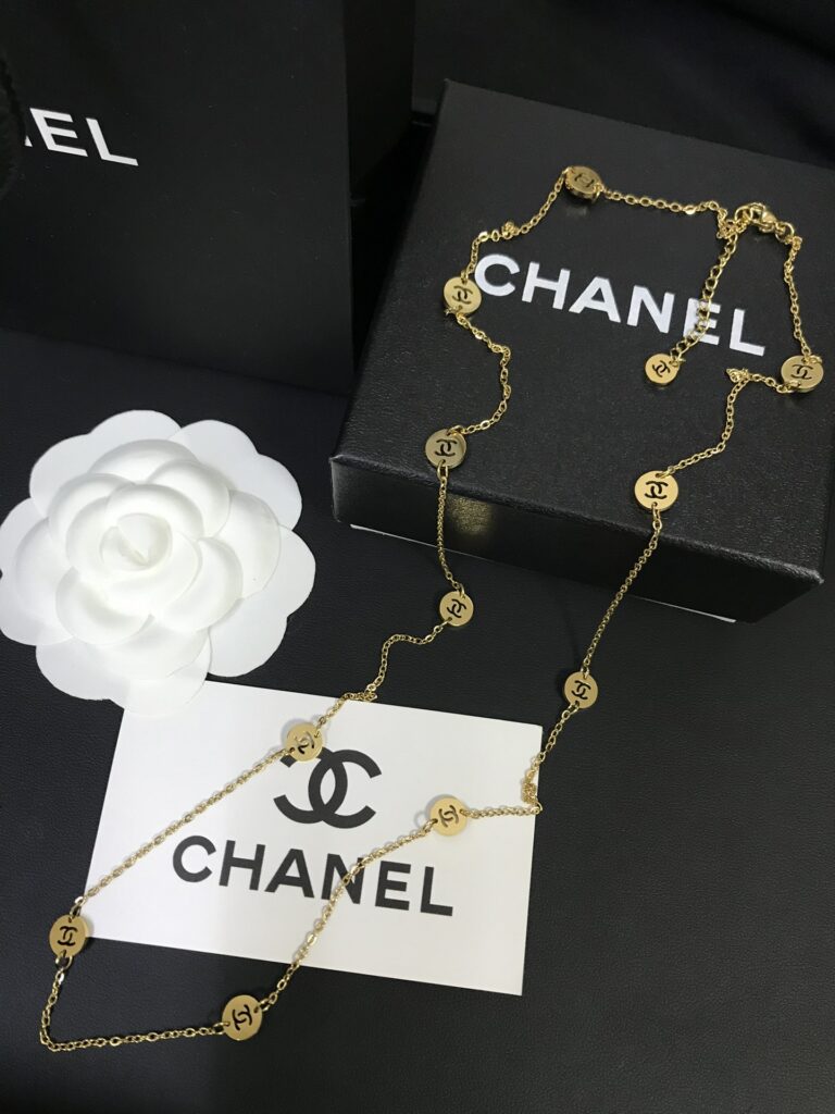 Designer Necklace editorial product context 1