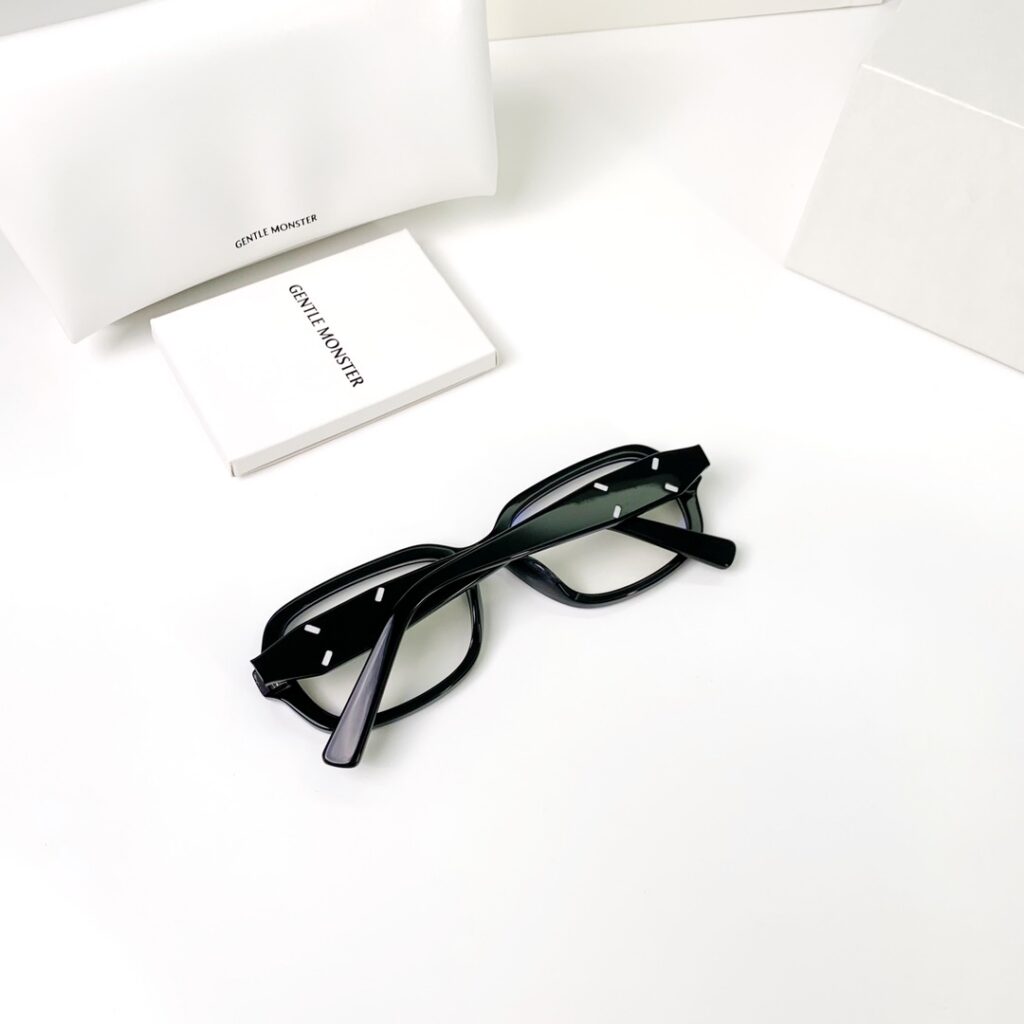 Designer WSWN Bag editorial product context 2