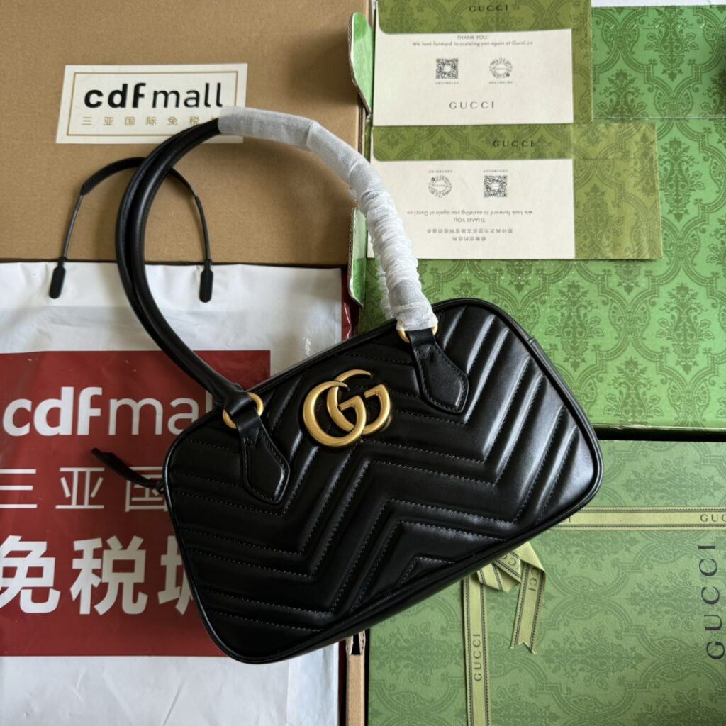 Gucci Gg Marmont Black Leather Shoulder Bag editorial product context 1