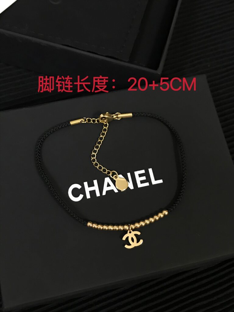 Designer B019 Bag editorial product context 1