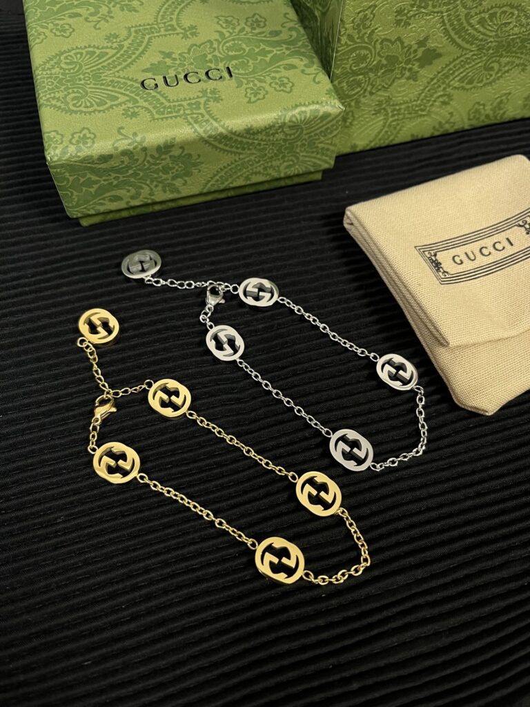 Designer L146 Bracelet editorial product context 1