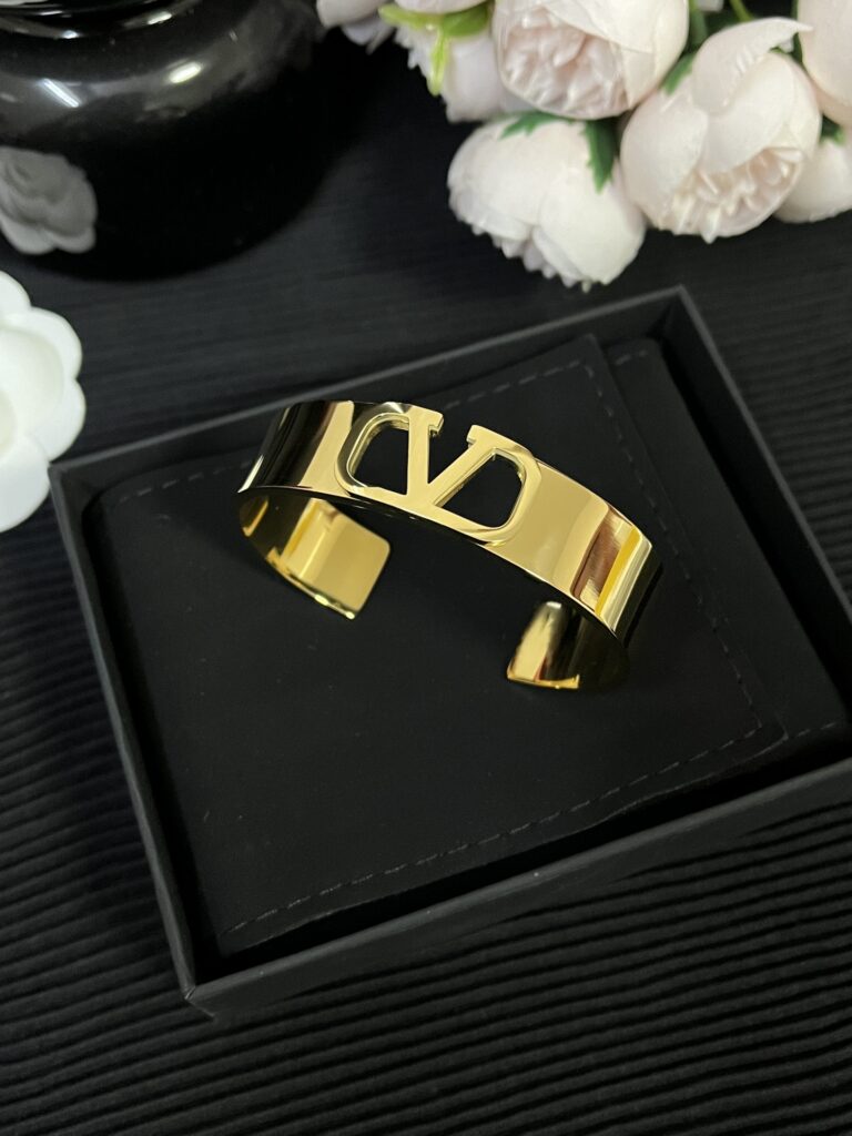 Designer S382 Bracelet editorial product context 1
