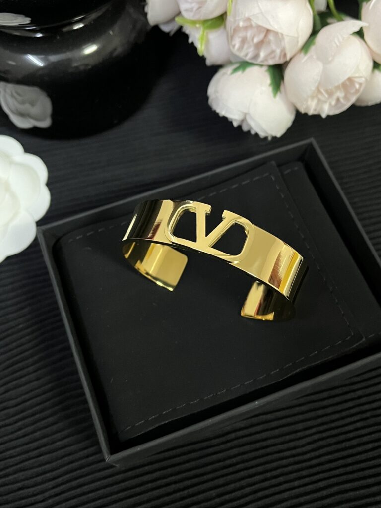 Designer S382 Bracelet editorial product context 2