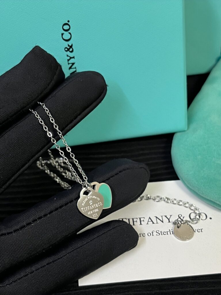 Designer Necklace editorial product context 1