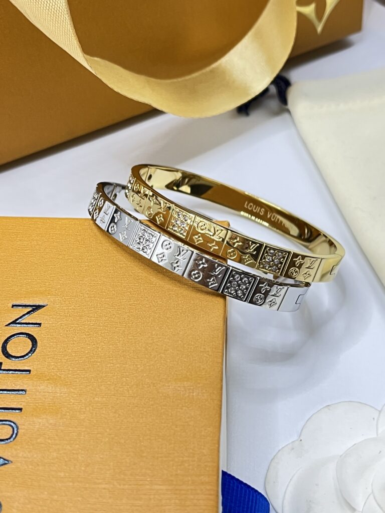 Designer S391 Bracelet editorial product context 3