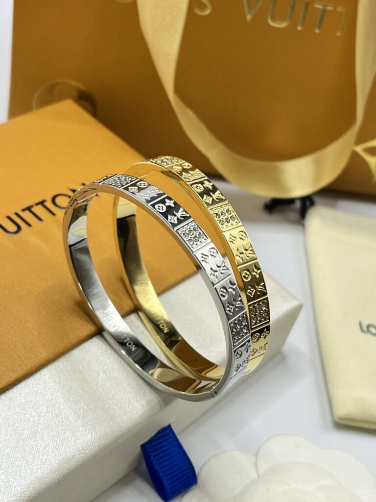 Designer S391 Bracelet editorial product context 1