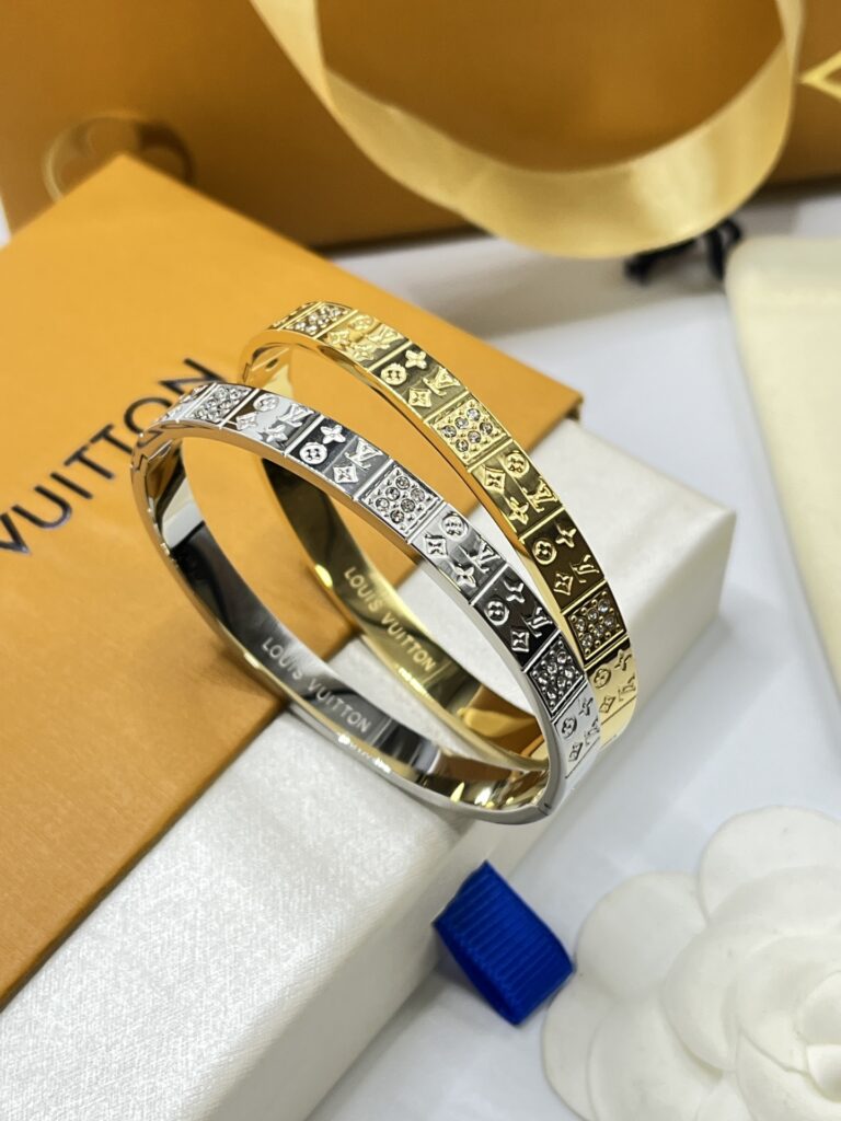 Designer S391 Bracelet editorial product context 2