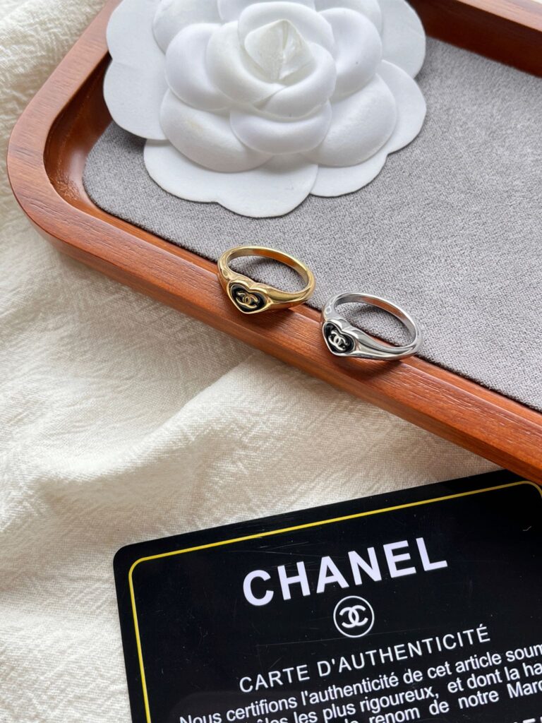Designer J106 Ring editorial product context 3