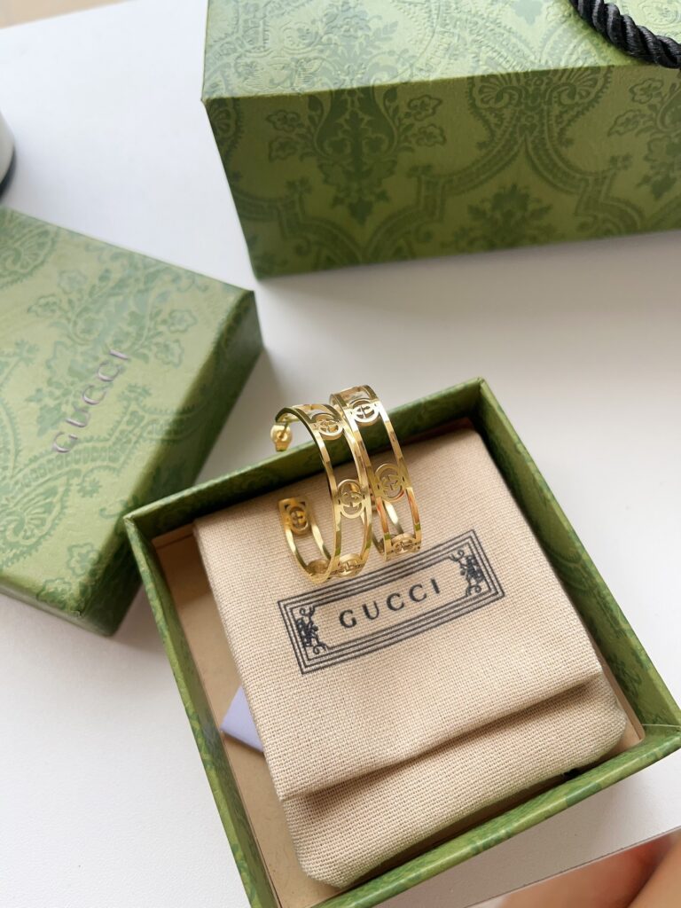Designer A996 Ring editorial product context 2