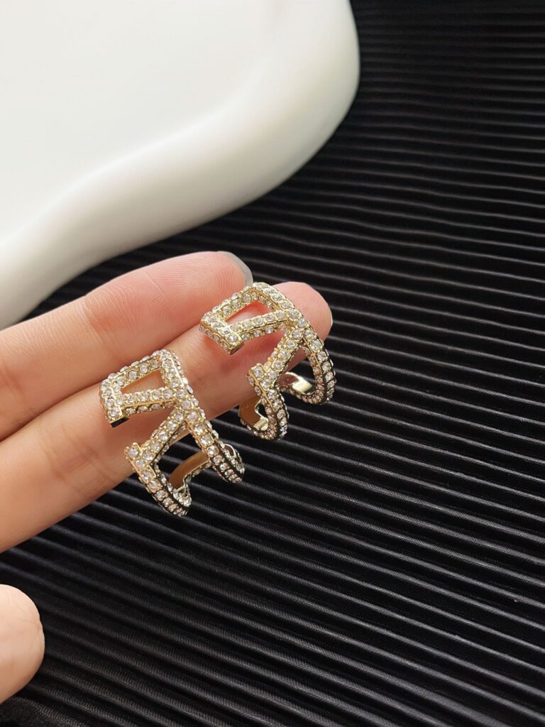 Designer A998 Ring editorial product context 1