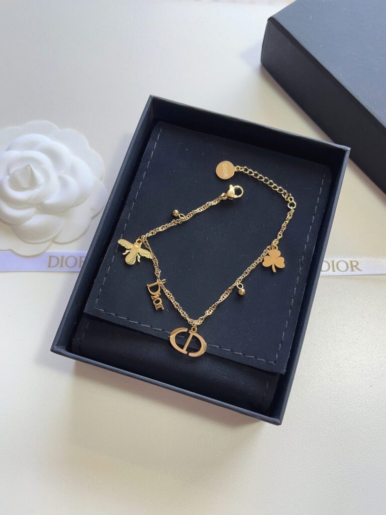 Designer L148 Bracelet editorial product context 2