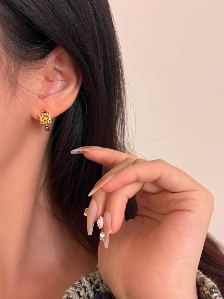 Designer Ring editorial product context 2