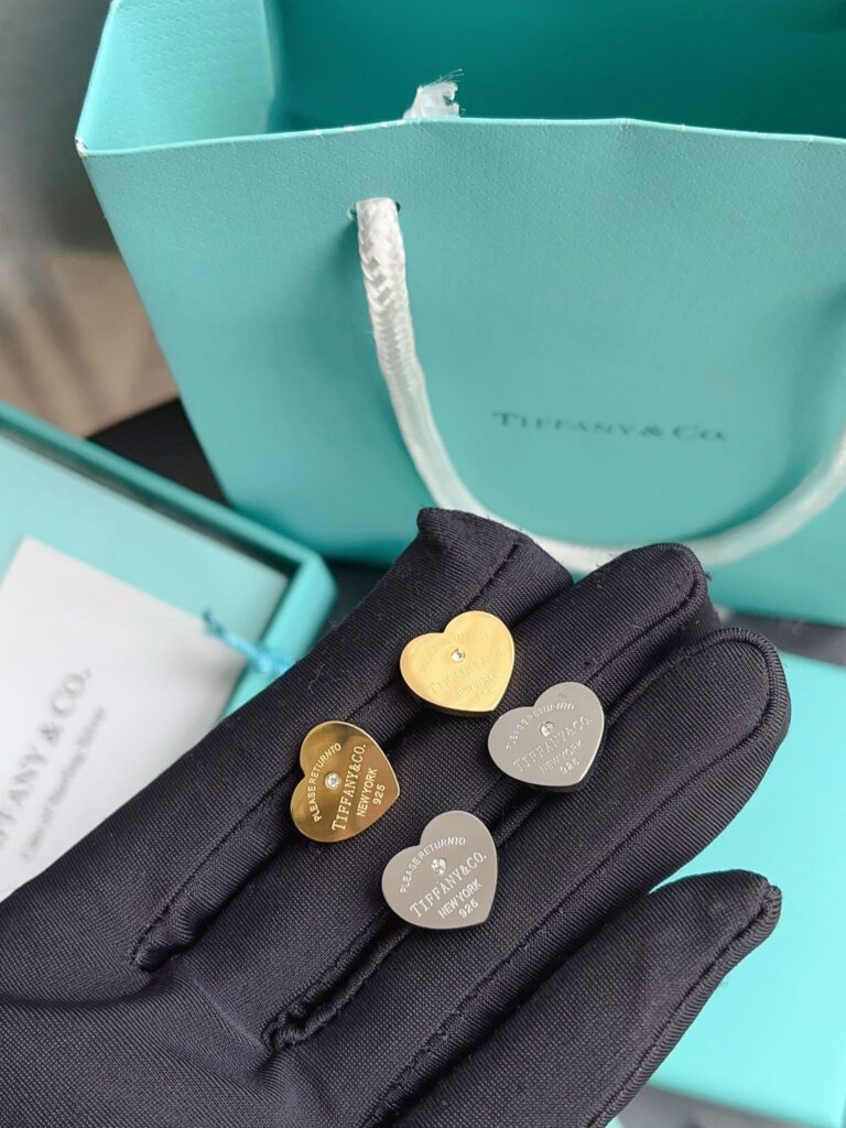 Designer Ring editorial product context 2
