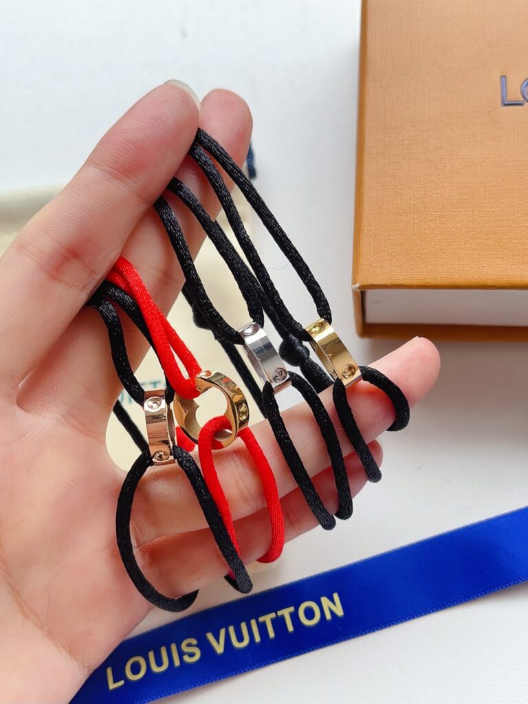 Designer L153 Bracelet editorial product context 1