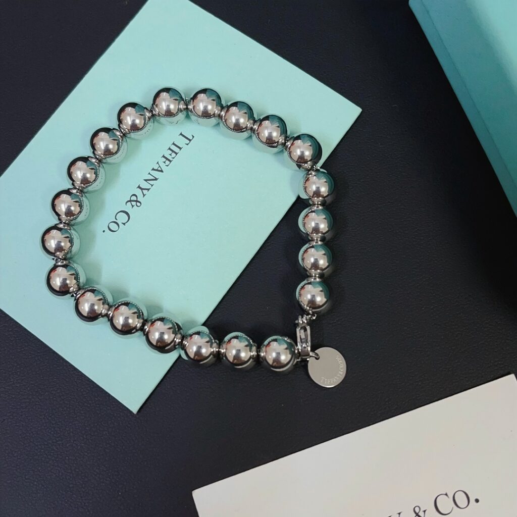 Designer L154 Bracelet editorial product context 1