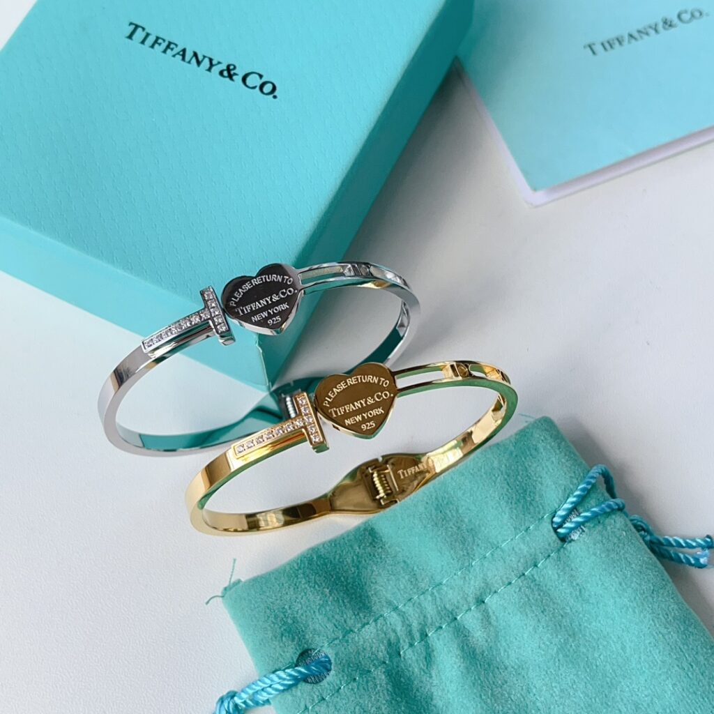 Designer S405 Bracelet editorial product context 1