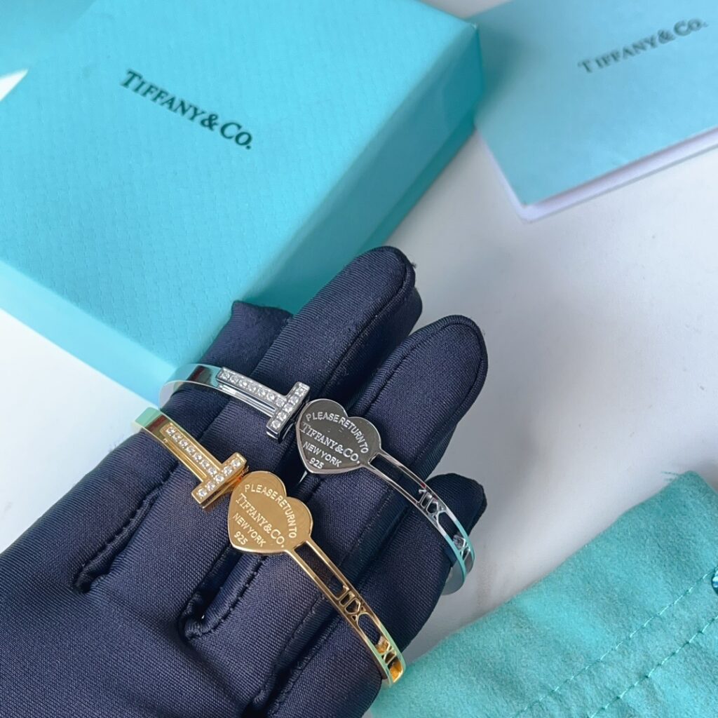 Designer S405 Bracelet editorial product context 2