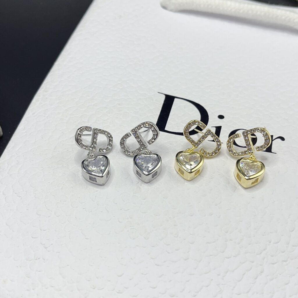 Designer Ring editorial product context 1