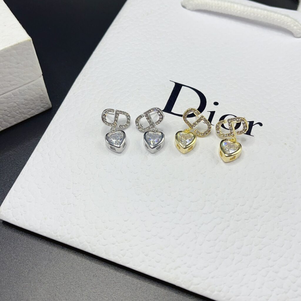 Designer Ring editorial product context 2