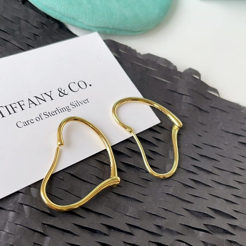 Designer Ring editorial product context 3