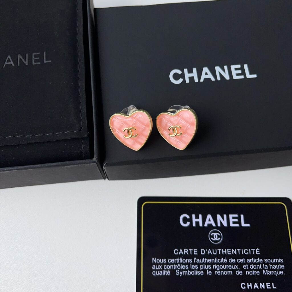 Designer Ring editorial product context 2