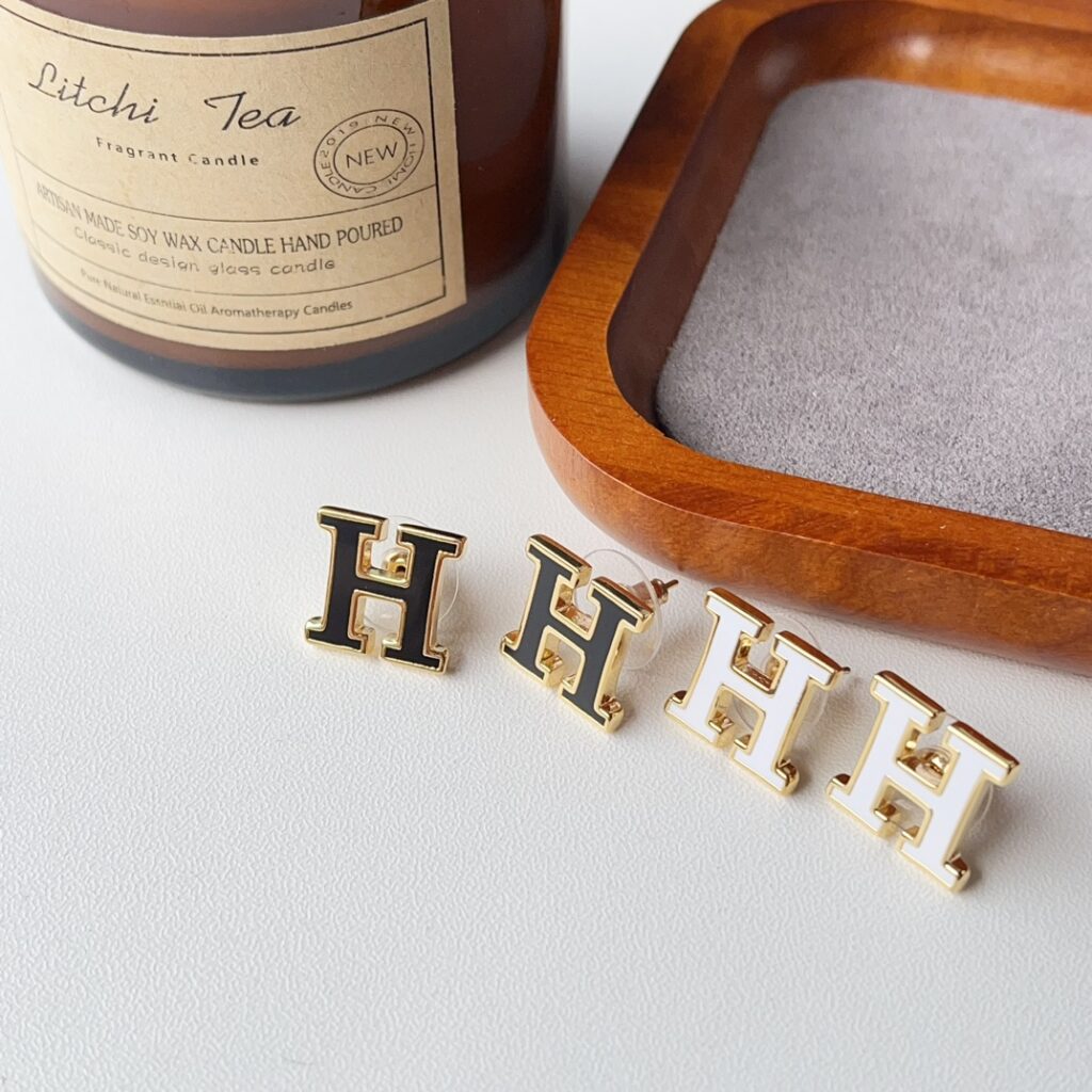 Designer Ring editorial product context 2