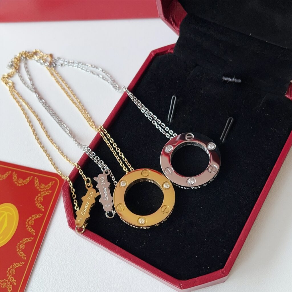 Designer Necklace editorial product context 1
