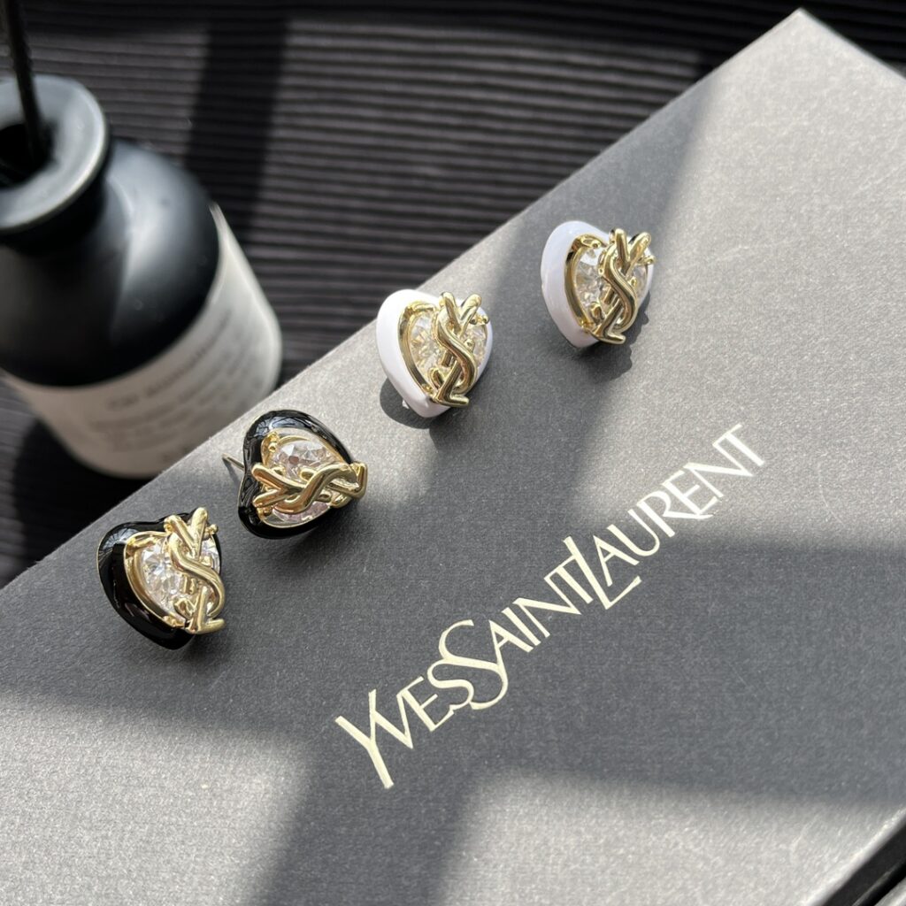 Designer Ring editorial product context 1