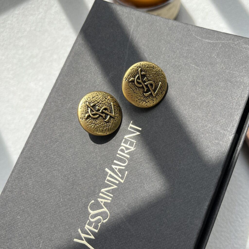 Designer Ring editorial product context 3