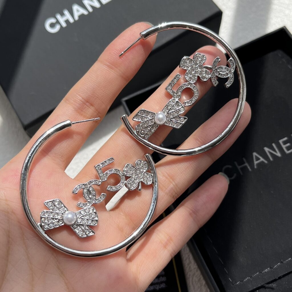Designer Ring editorial product context 1