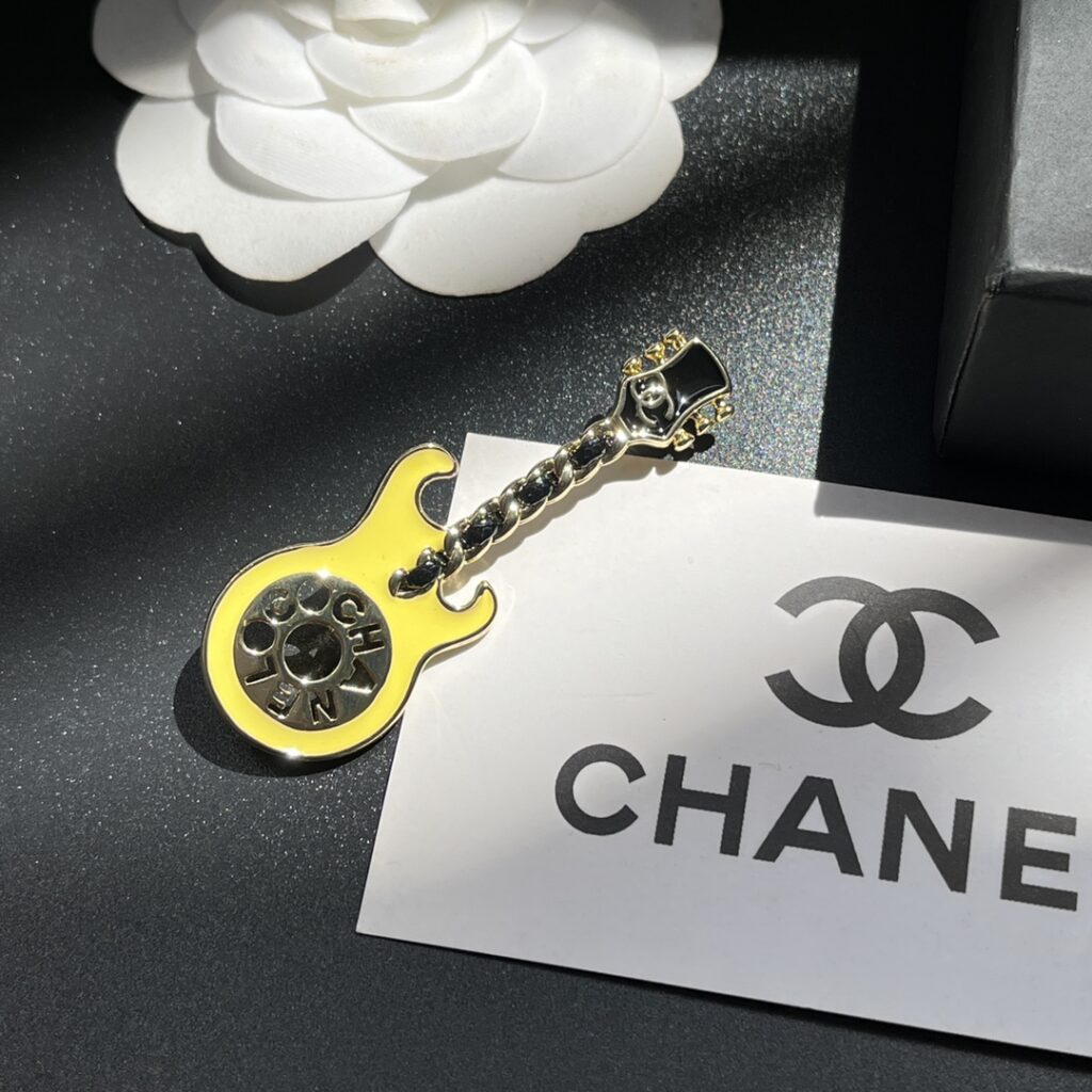 Designer D170 Brooch editorial product context 1