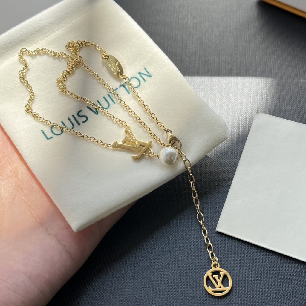 Designer Necklace editorial product context 1