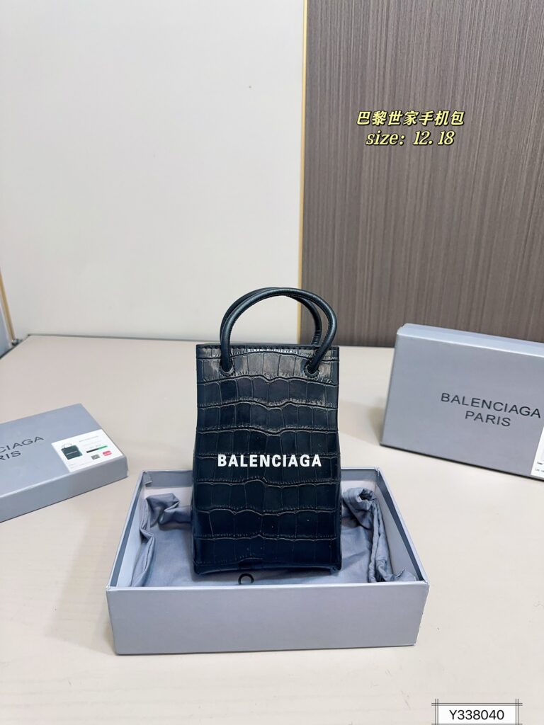 Balenciaga 85 12 18 Crossbody Bag editorial product context 1