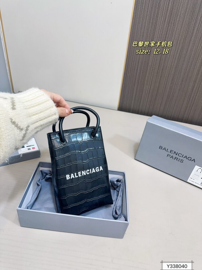 Balenciaga 85 12 18 Crossbody Bag editorial product context 2