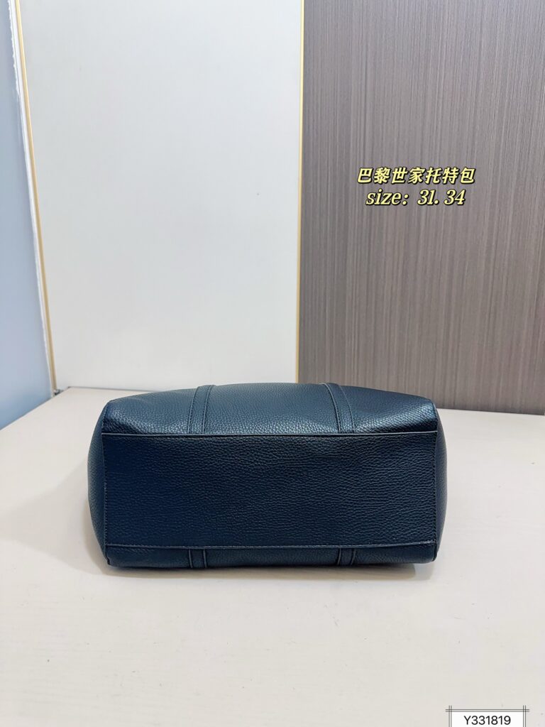 Balenciaga 120 31 34 Tote Bag editorial product context 3