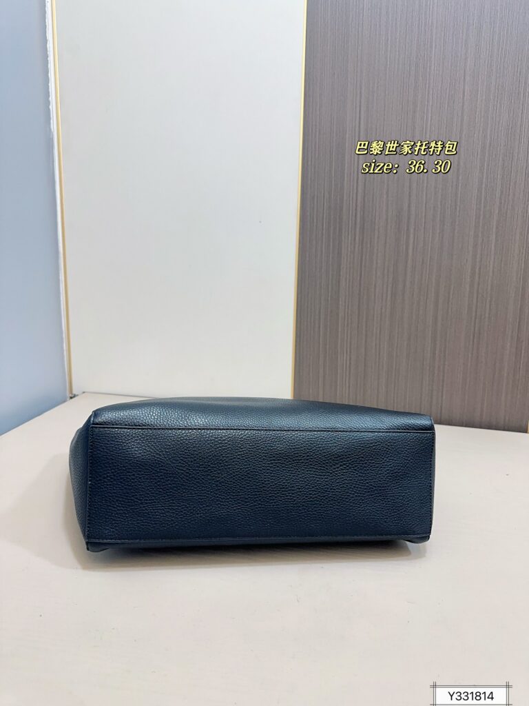 Balenciaga 115 36 30 Tote Bag editorial product context 3
