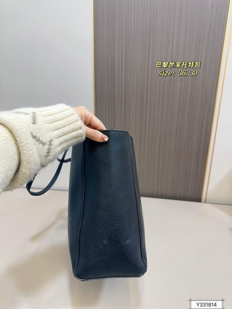 Balenciaga 115 36 30 Tote Bag editorial product context 2