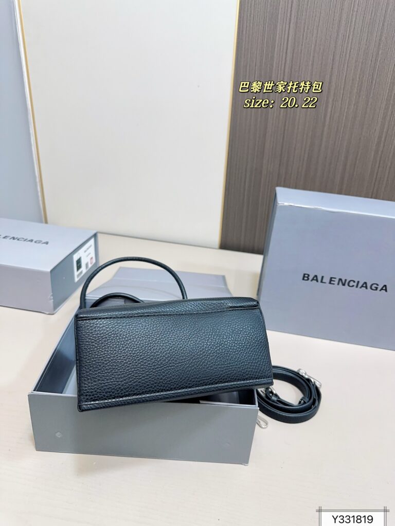 Balenciaga 120 20 22 Tote Bag editorial product context 3