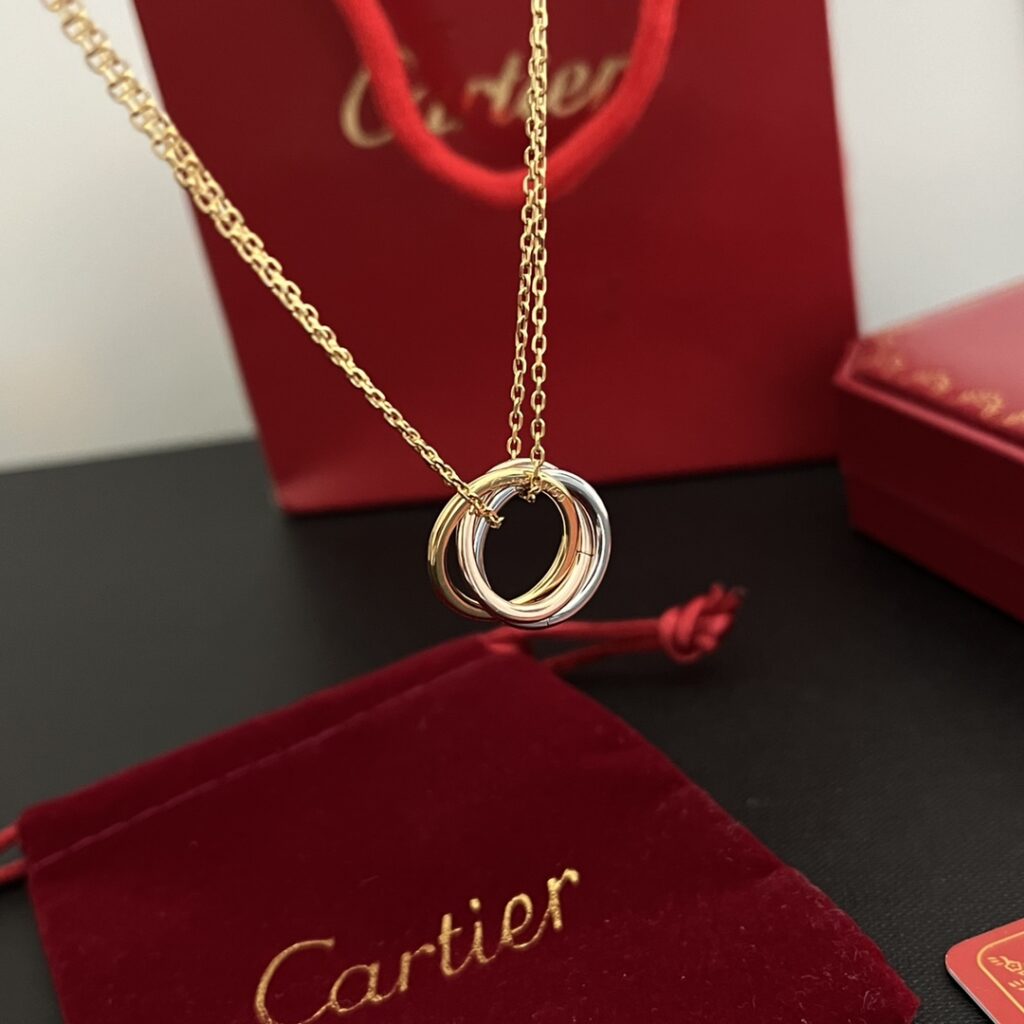Designer Necklace editorial product context 1