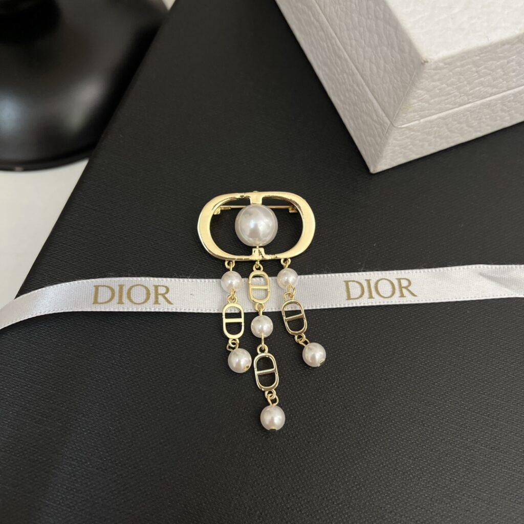Designer D172 Brooch editorial product context 1