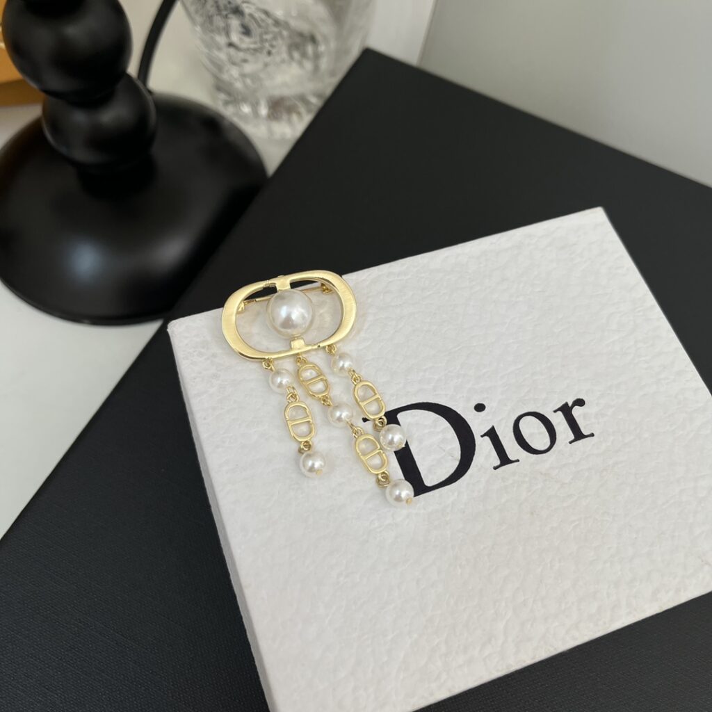 Designer D172 Brooch editorial product context 3