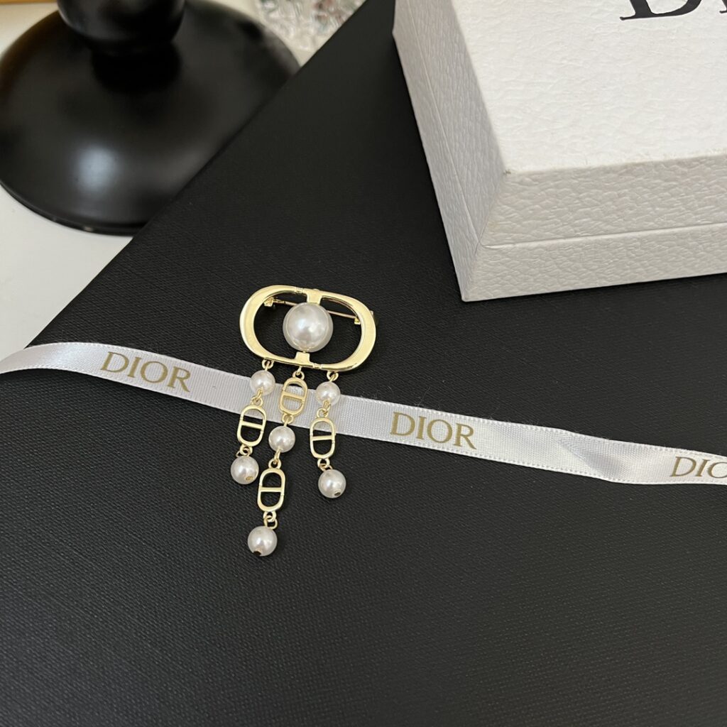 Designer D172 Brooch editorial product context 2