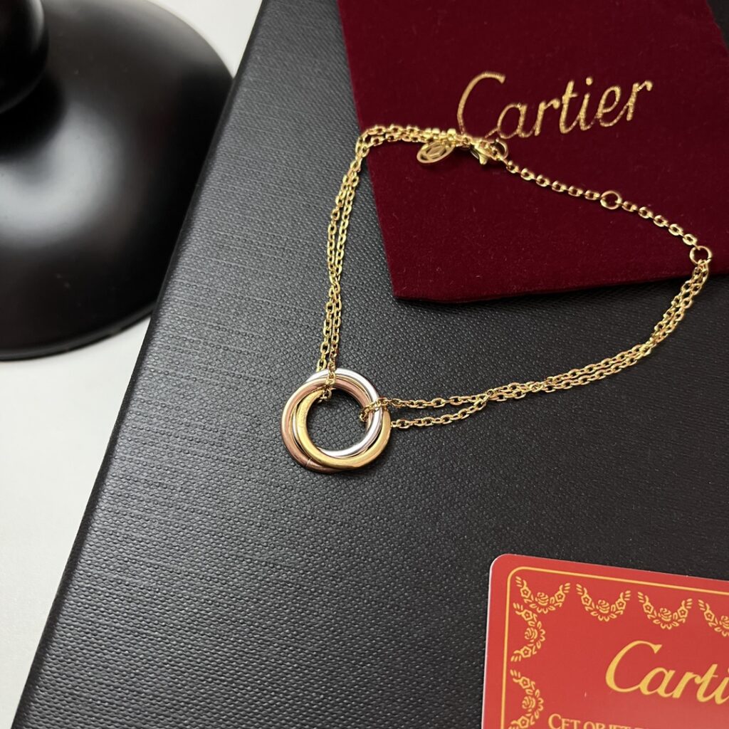 Designer L164 Bracelet editorial product context 1