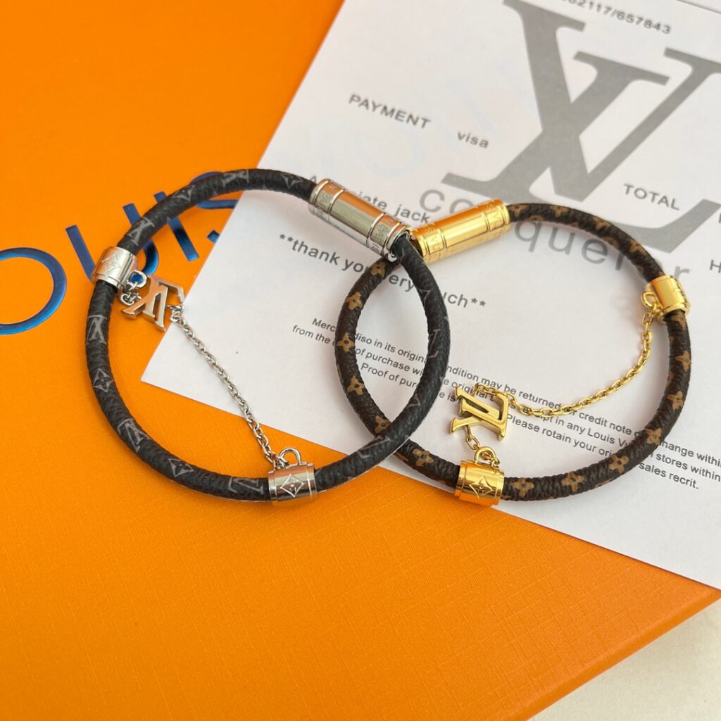 Designer S417 Bracelet 21 cm editorial product context 3