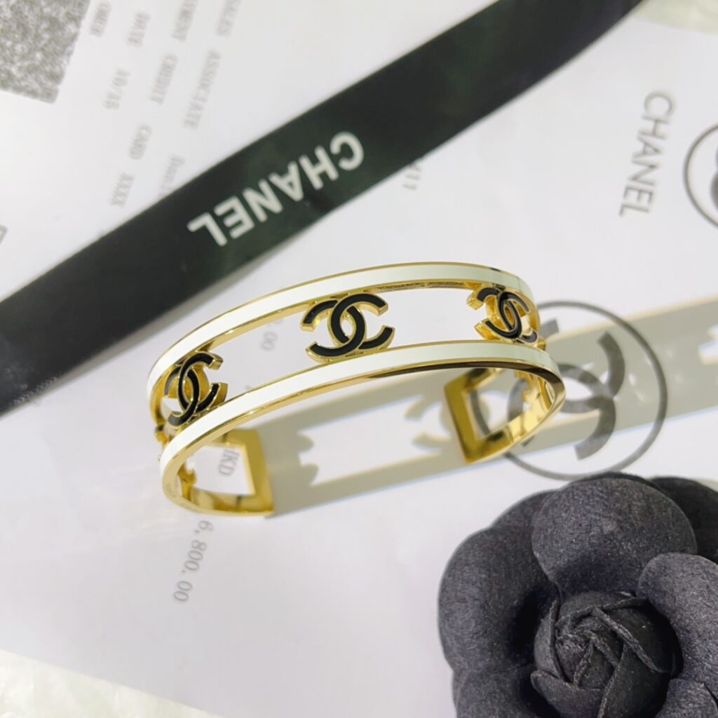 Designer S418 Bracelet editorial product context 1