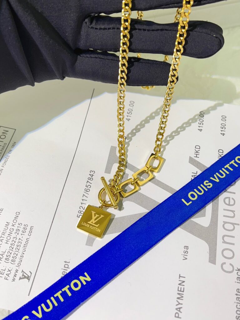 Designer Necklace editorial product context 1