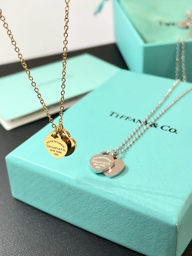Designer Necklace editorial product context 1